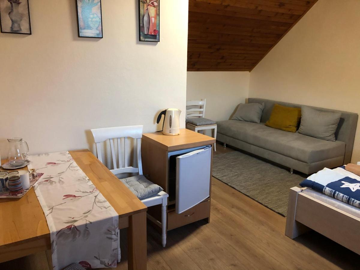 Privat Migac Apartment Vrbov Bagian luar foto