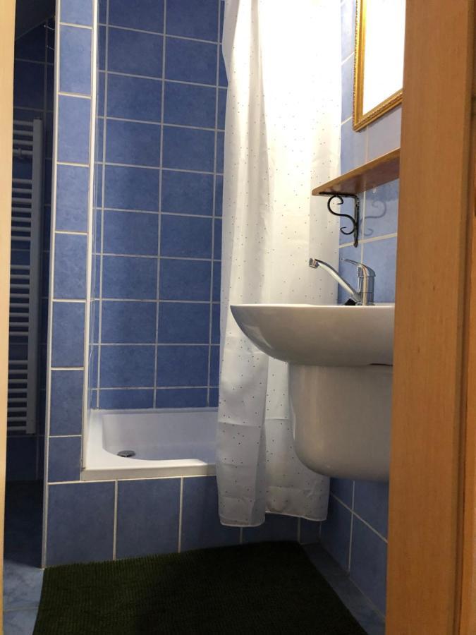 Privat Migac Apartment Vrbov Bagian luar foto